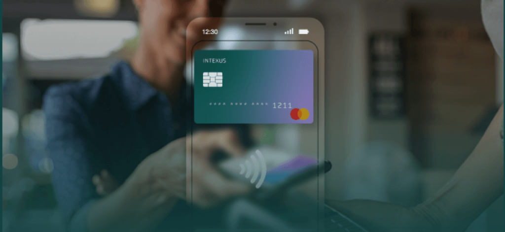 La imagen muestra una tarjeta digital y un celular